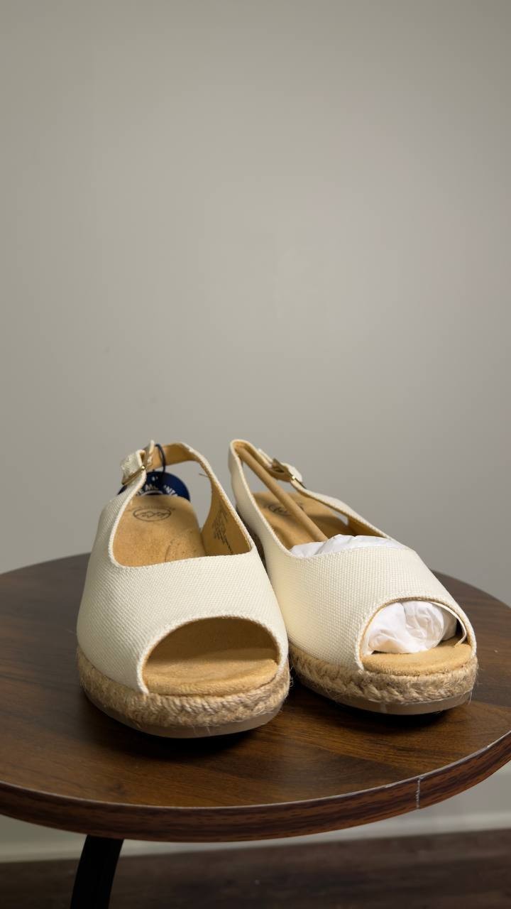 White  Mountain  Wedge  Sandals  White  Fabric  7.5W  New  $89