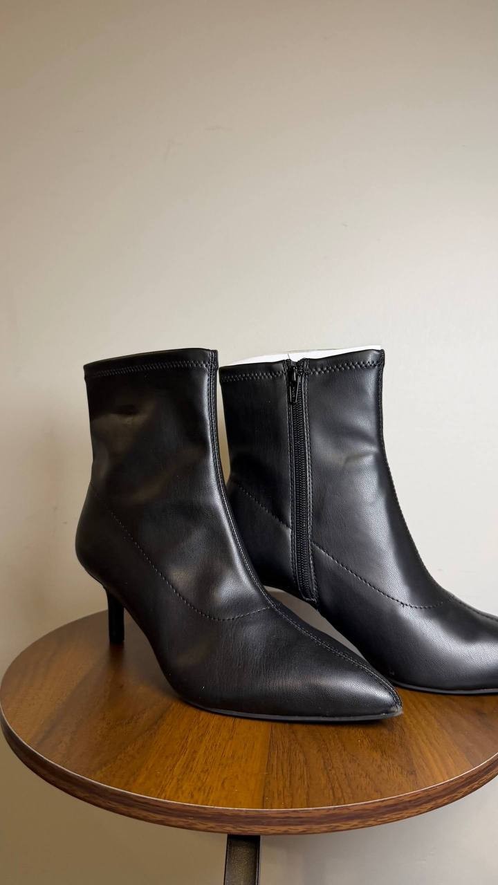 Wild Pair Mannon Heeled Booties Black Pointed Toe Women’s 8M NWB $69.90