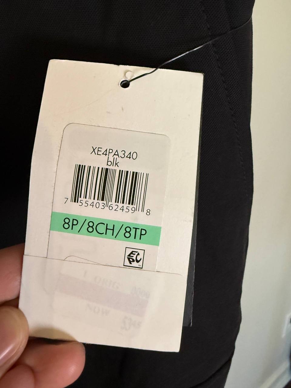 DKNY Black Cargo Pants – Size 8P – Pockets – NWT-Flaws