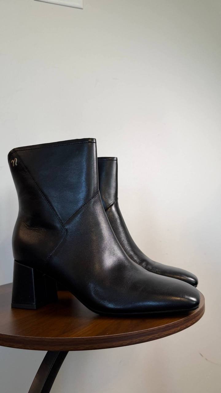 Naturalizer Christine Dress Bootie Black 8M Leather Square Toe $190 NWB