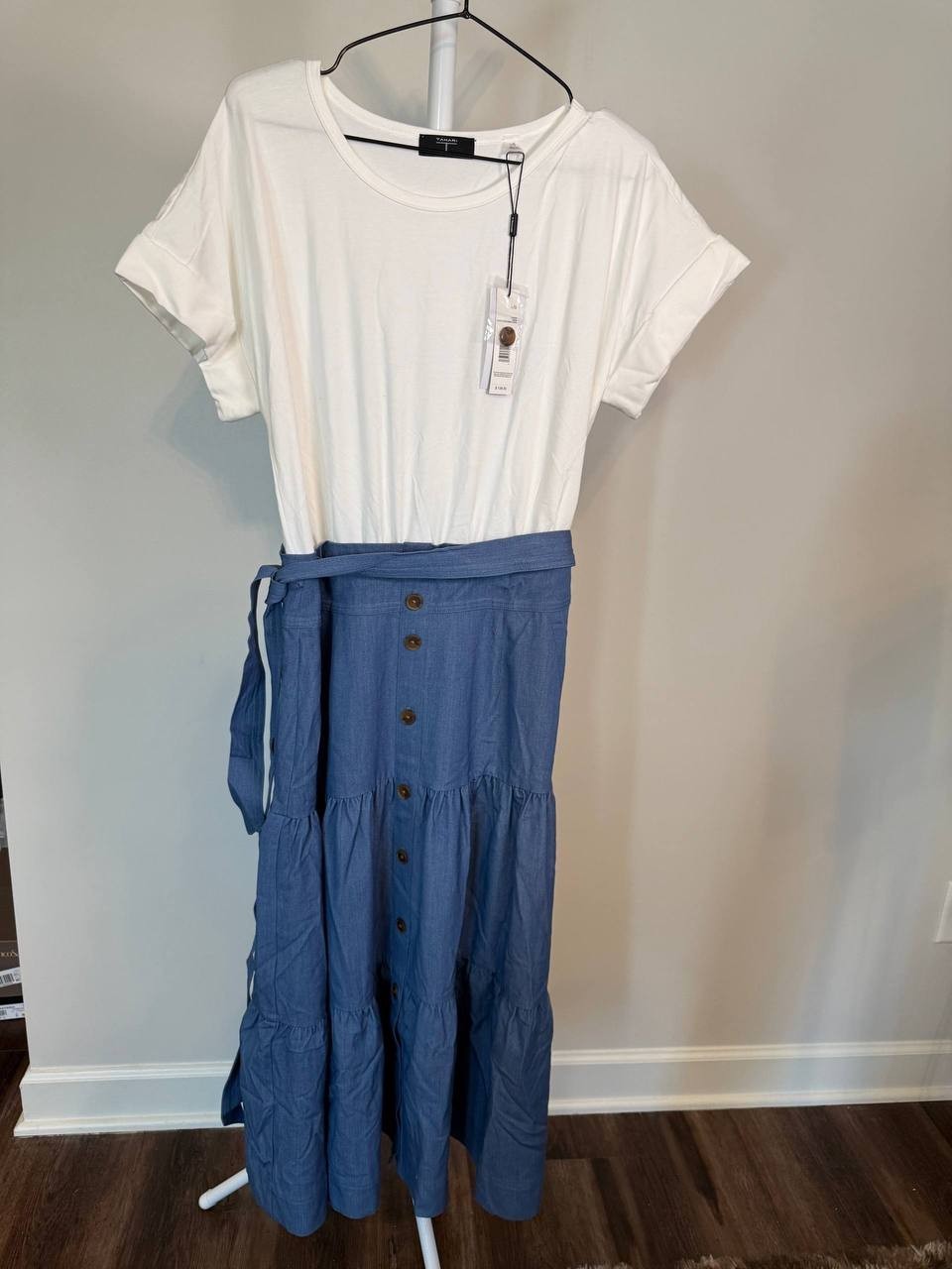 Tahari Mixed Media Tiered Fit & Flare Dress – Size L/G – NWT – $138