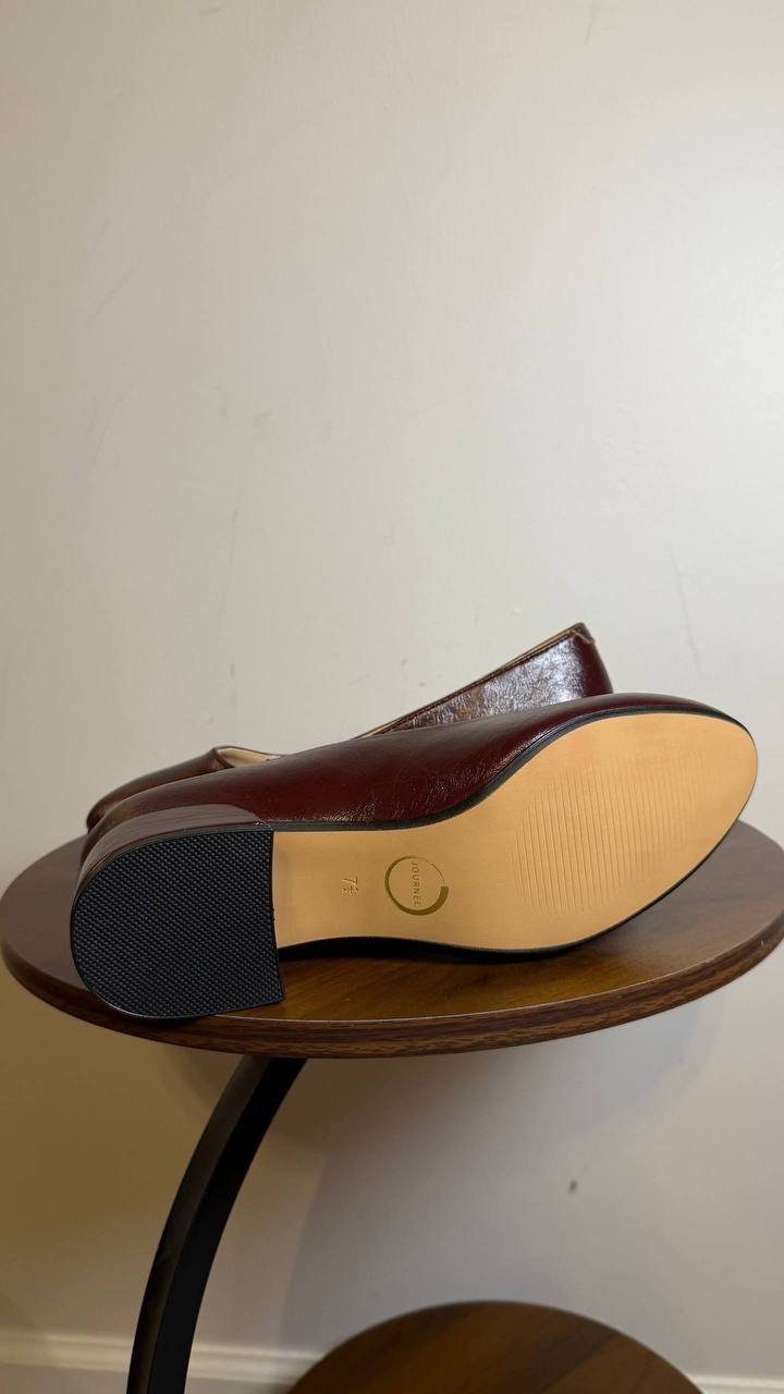 Journee SAAR II Low Pump Heels Oxblood 7.5WD Vegan Leather MSRP $79.99 NWB
