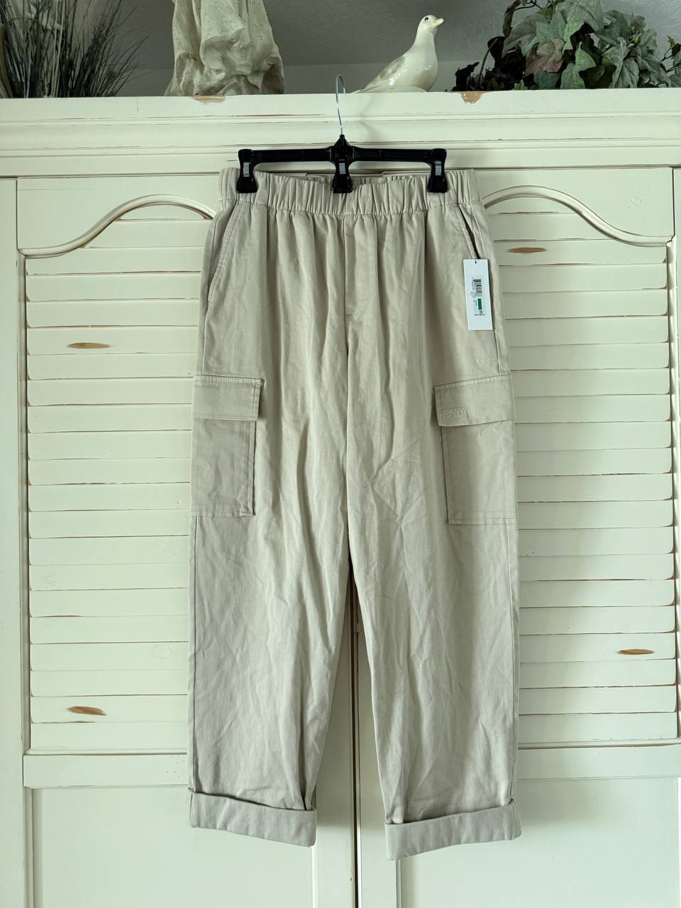 DKNY High-Rise Cargo Jogger Pants Women Pebble Beige Size L NWT Cotton New