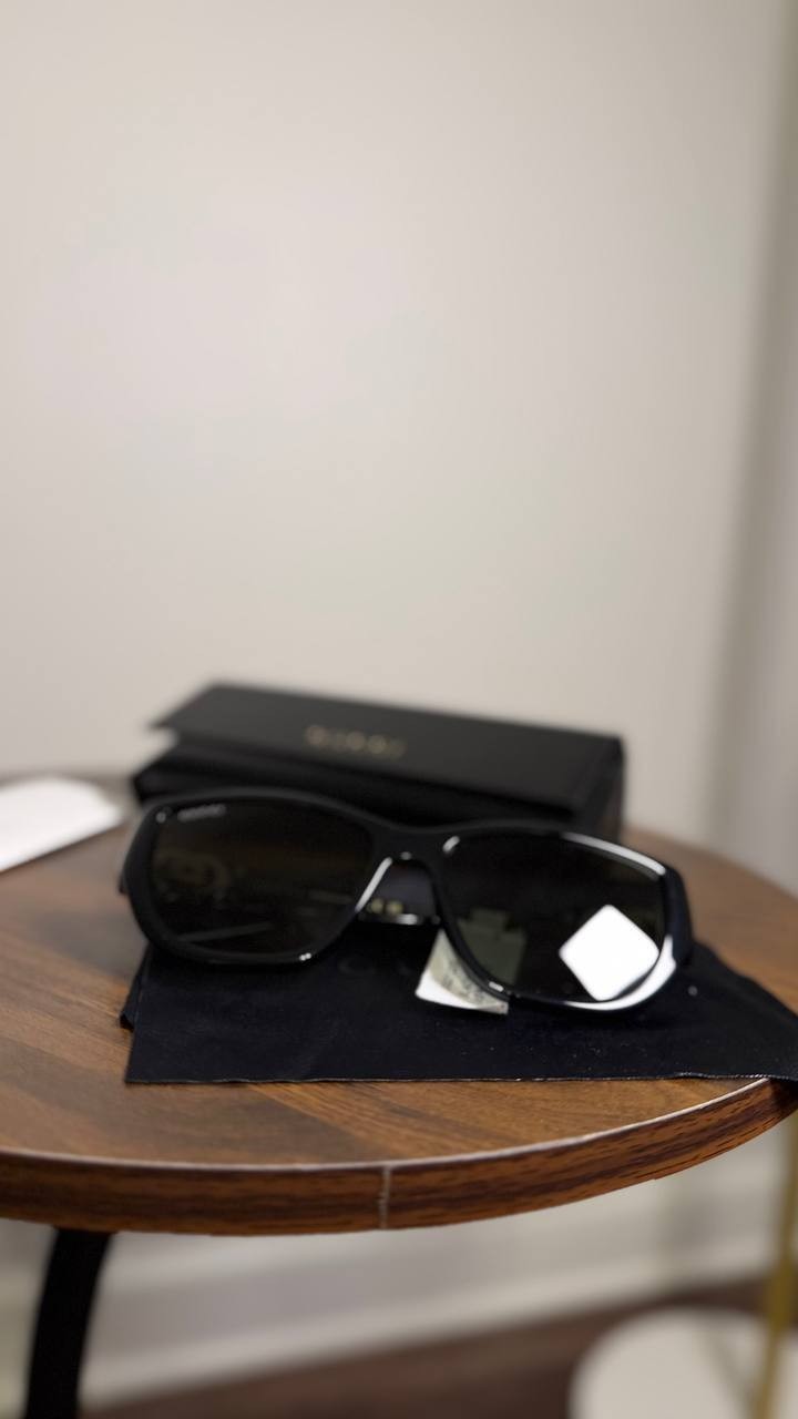 Gucci  GG2122S 001  Black  Sunglasses  NWT  $460
