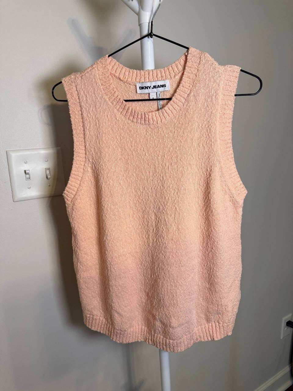 DKNY Jeans Sleeveless Ribbed Knit Top – Size M – NWT – Peach – $49