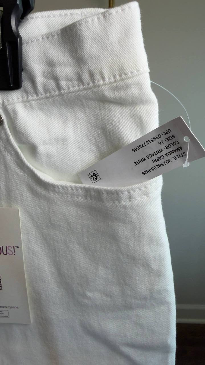 Gloria Vanderbilt Amanda Capri Slit Jeans Vintage White 16 NWT $52