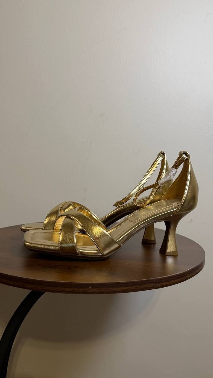 Anne Klein Gold Man‑Made Ankle Strap Dress Sandals 7M New in Box $79