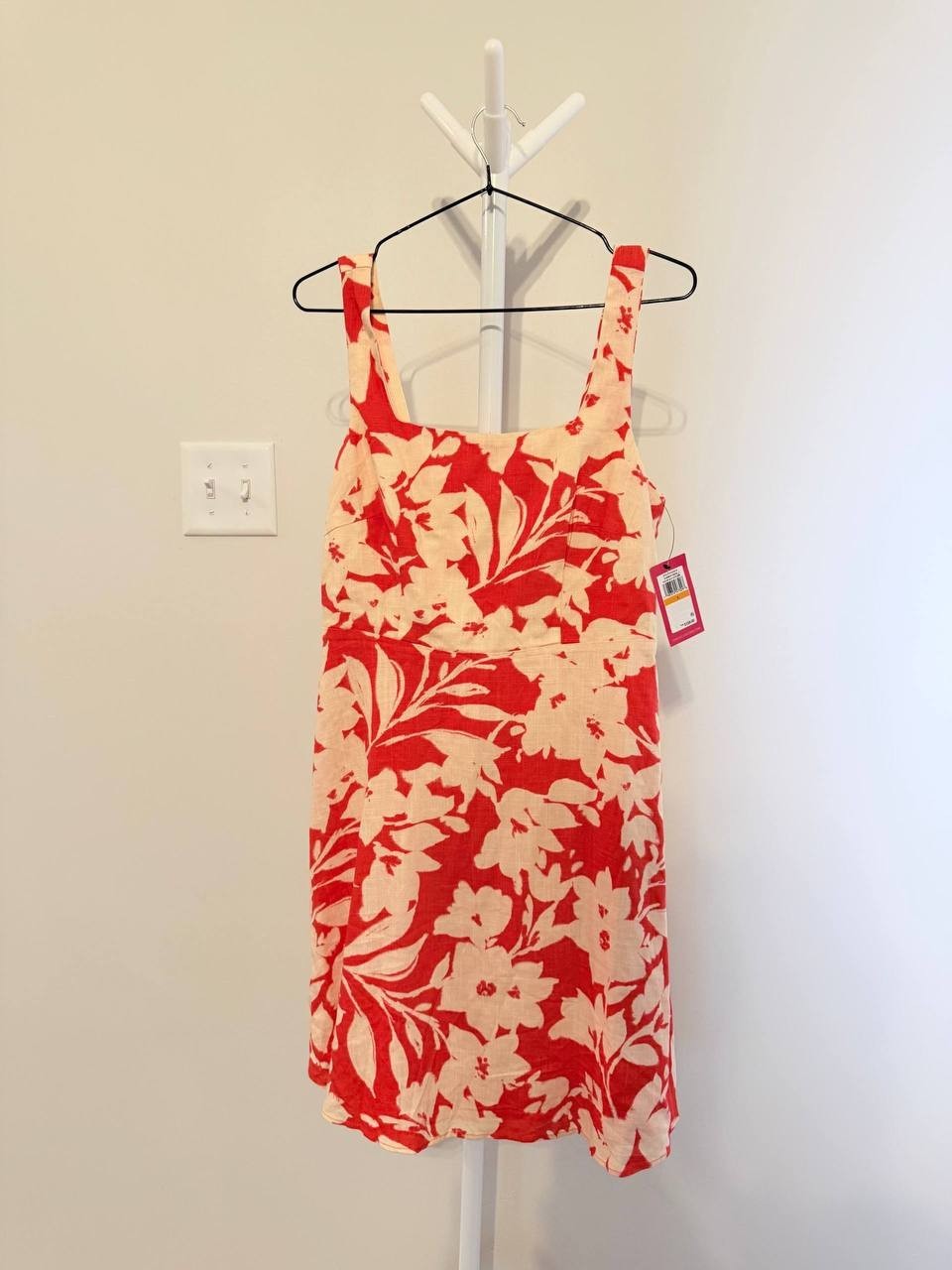 Vince Camuto Linen-Blend Floral  Dress – Size S – $159 – NWT-Minor Flaw Near Zip