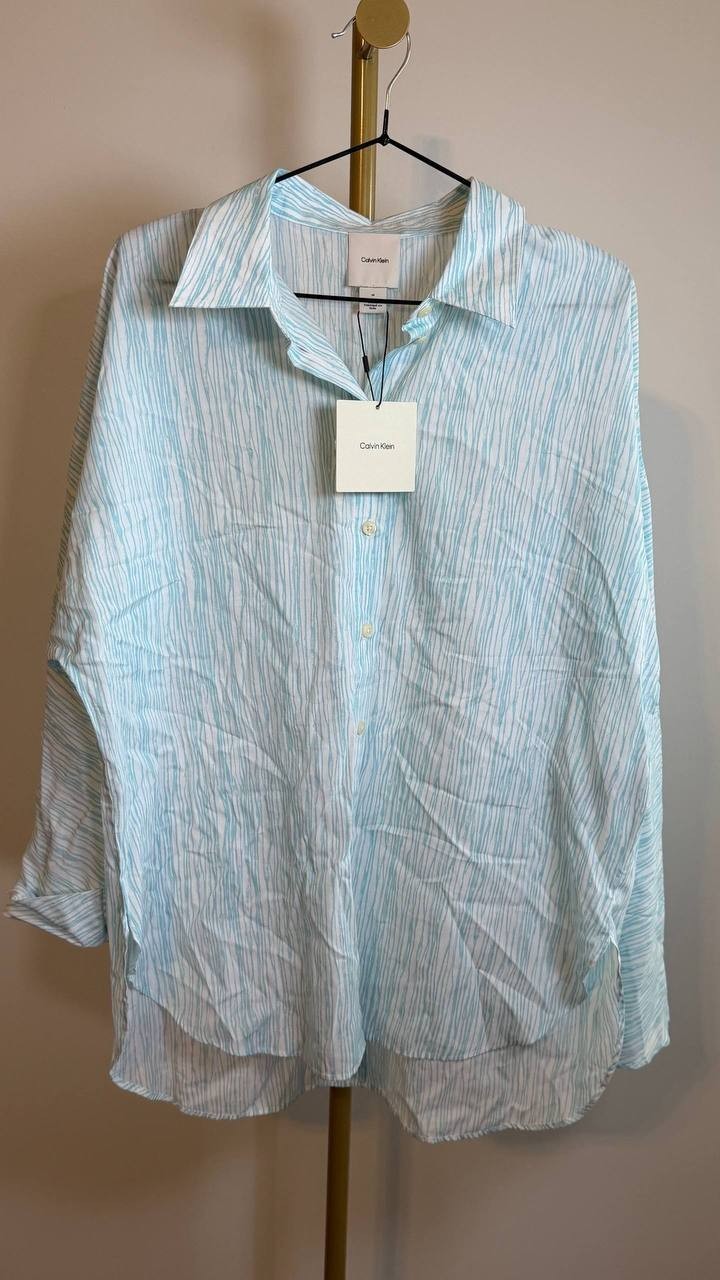 Calvin Klein Women’s Blue Top Size M NWT $109 – Minimalist Premium Style