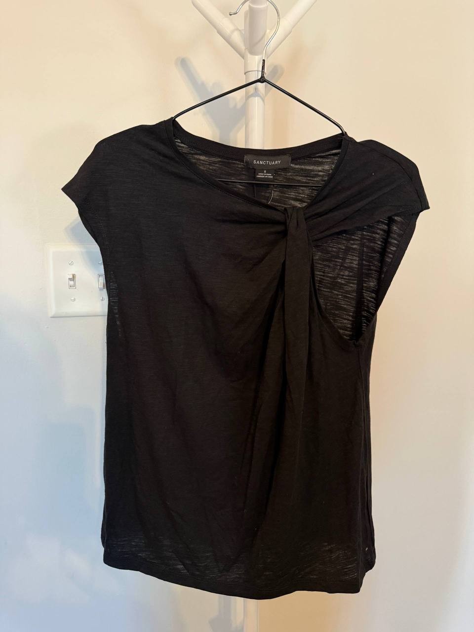 Sanctuary “So Twisted” Asymmetric Muscle T‑Shirt – Size S – NWT – $39