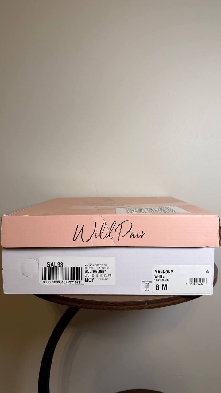 Wild Pair White Ankle Booties 8M New in Box MSRP $69.90