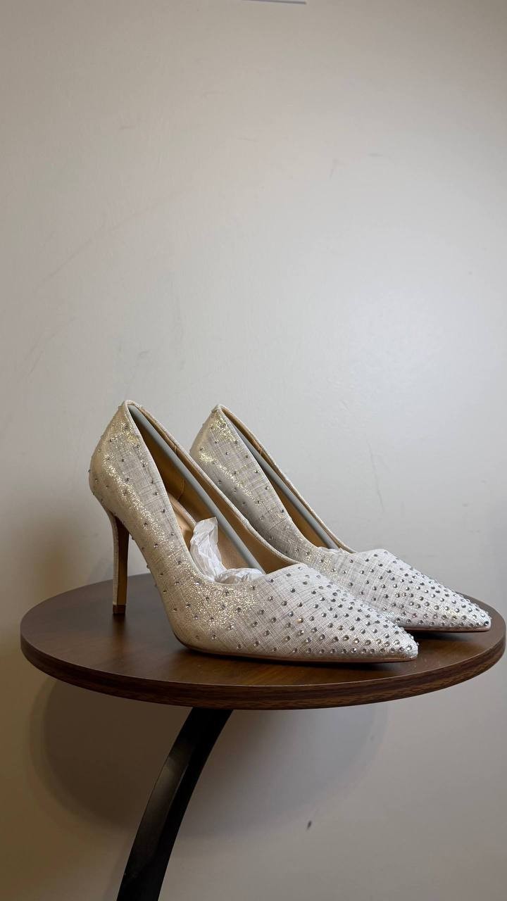 Journee Collection Venus Pointed Toe Pumps Silver 9.5M Polyurethane $93 NWB