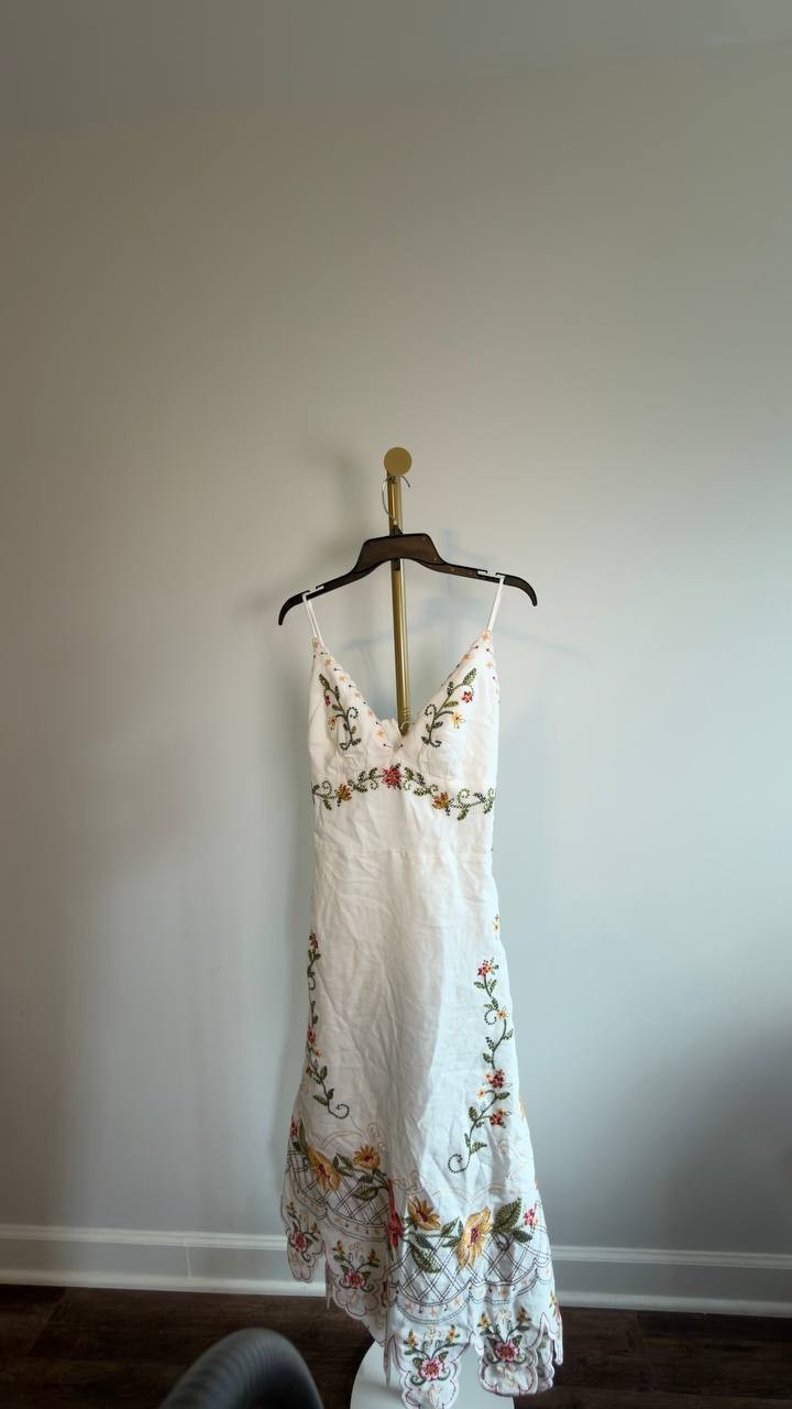 FARM Rio Off‑White Flower Embroidery Asymmetric Hem Midi Dress L NWT