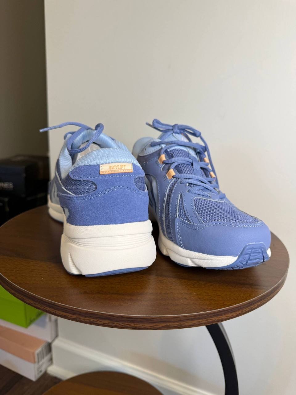 Ryka Skylift Trainers –Size 9.5W – Leather/Manmade –New in Box (Sight Sole Dirt)