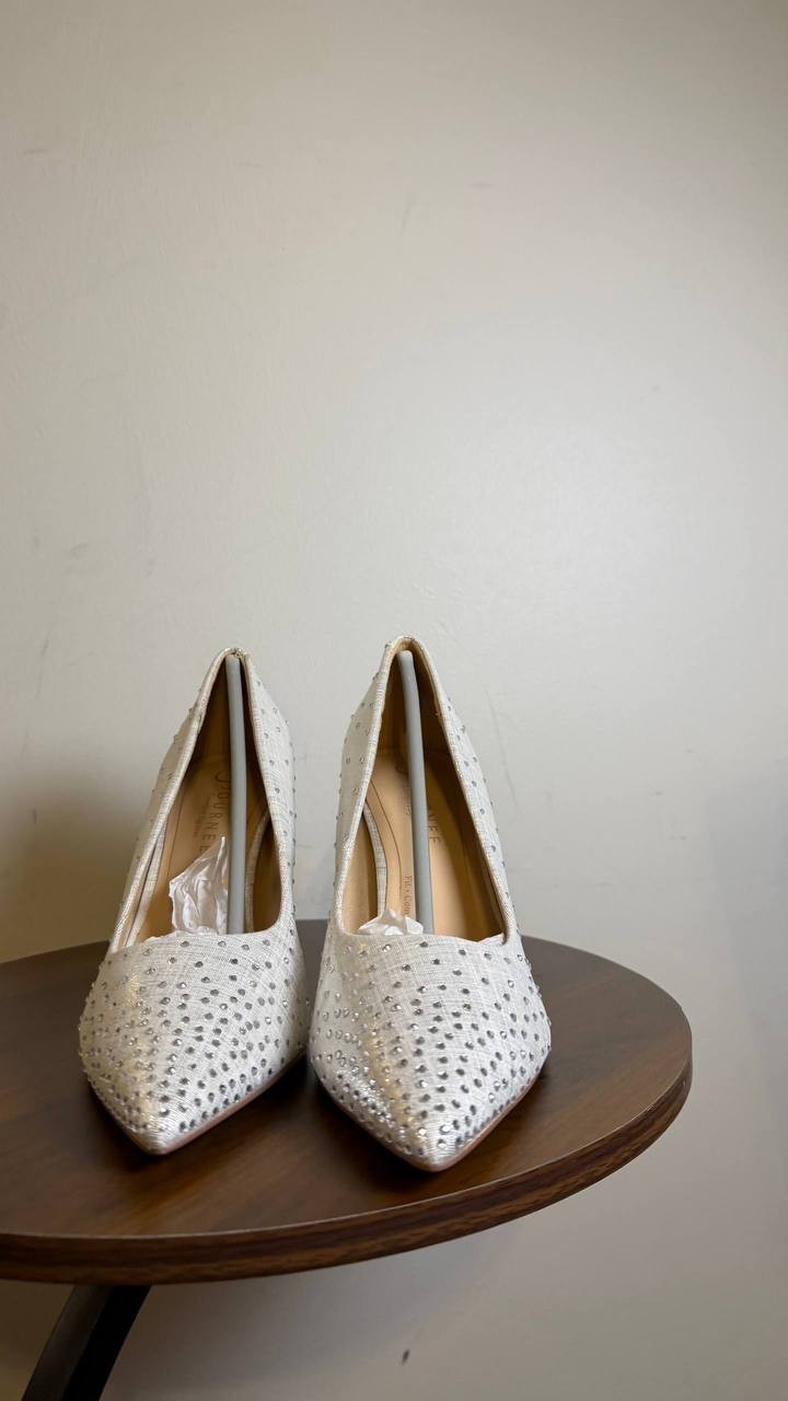 Journee Collection Venus Pointed Toe Pumps Silver 9.5M Polyurethane $93 NWB