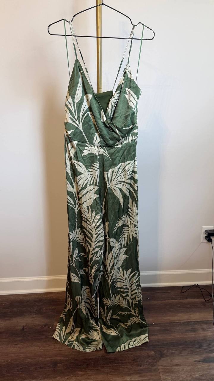 Guess Yasmin Satin Wide-Leg Jumpsuit Green Size L NWT Damaged Seam $178