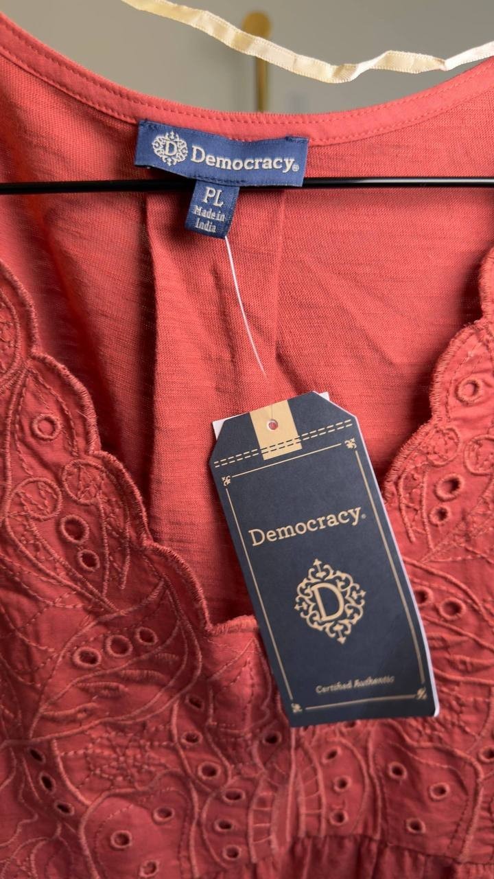 Democracy Petite Embroidered Cotton Flutter‑Sleeve Top Passion Fruit PL NWT $68