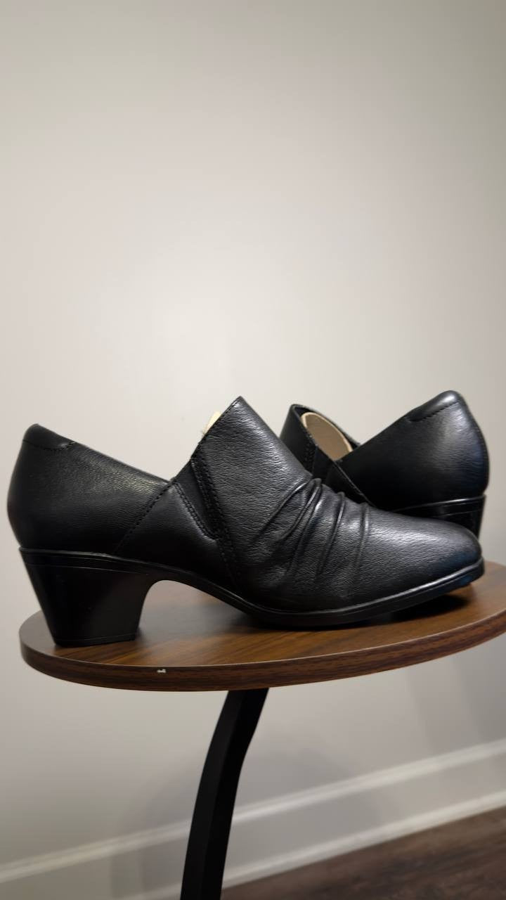 Clarks  Pumps  Black  11  W  New  $80