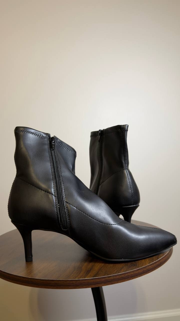 Wild  Pair  Heeled Booties  Black  8M  New  $69.90