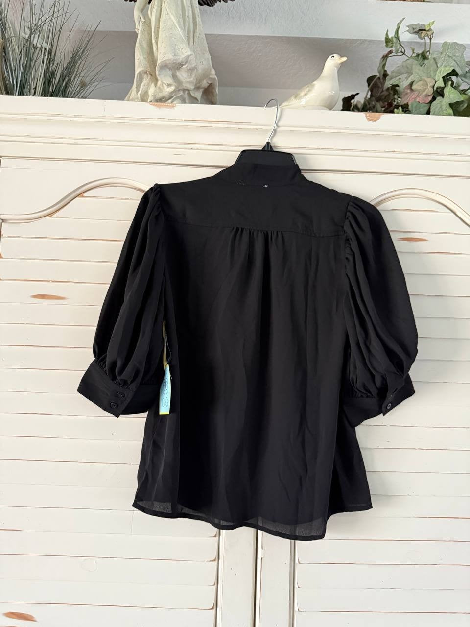 CeCe Shirt XS Rich Black Puff Sleeve Button-Up Blouse NWT MSRP $69 Feminine Chic