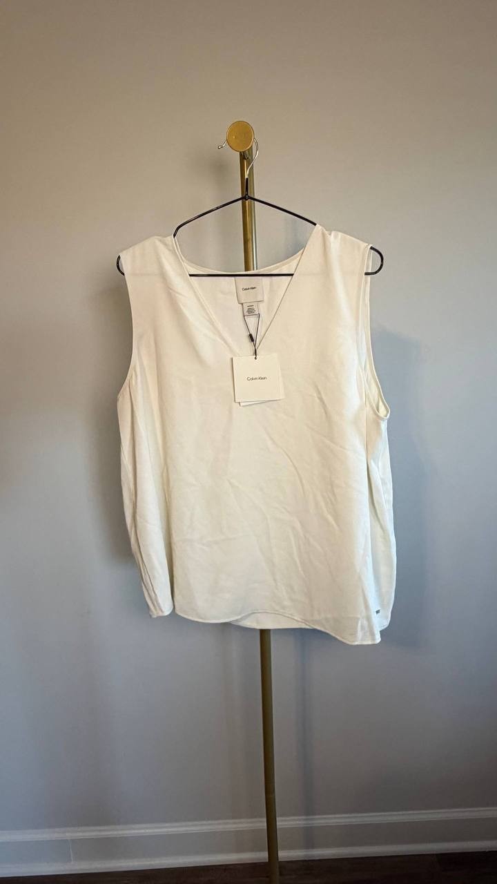 Calvin Klein Sleeveless V‑Neck Top Tofu XL NWT $69