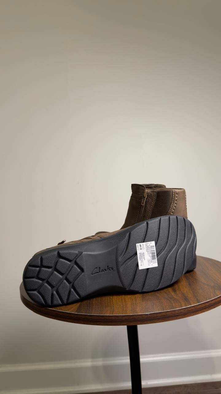 Clarks  Carleigh  Style  Boots  Brown  Nubuck  7.5M  New  $130