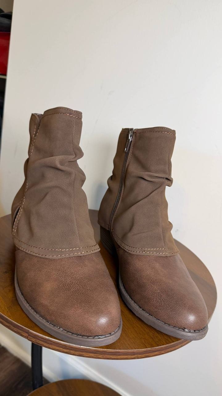 Easy Street Kudos Booties 8W Brown Slouch Block Heel Round Toe NIB msrp$70