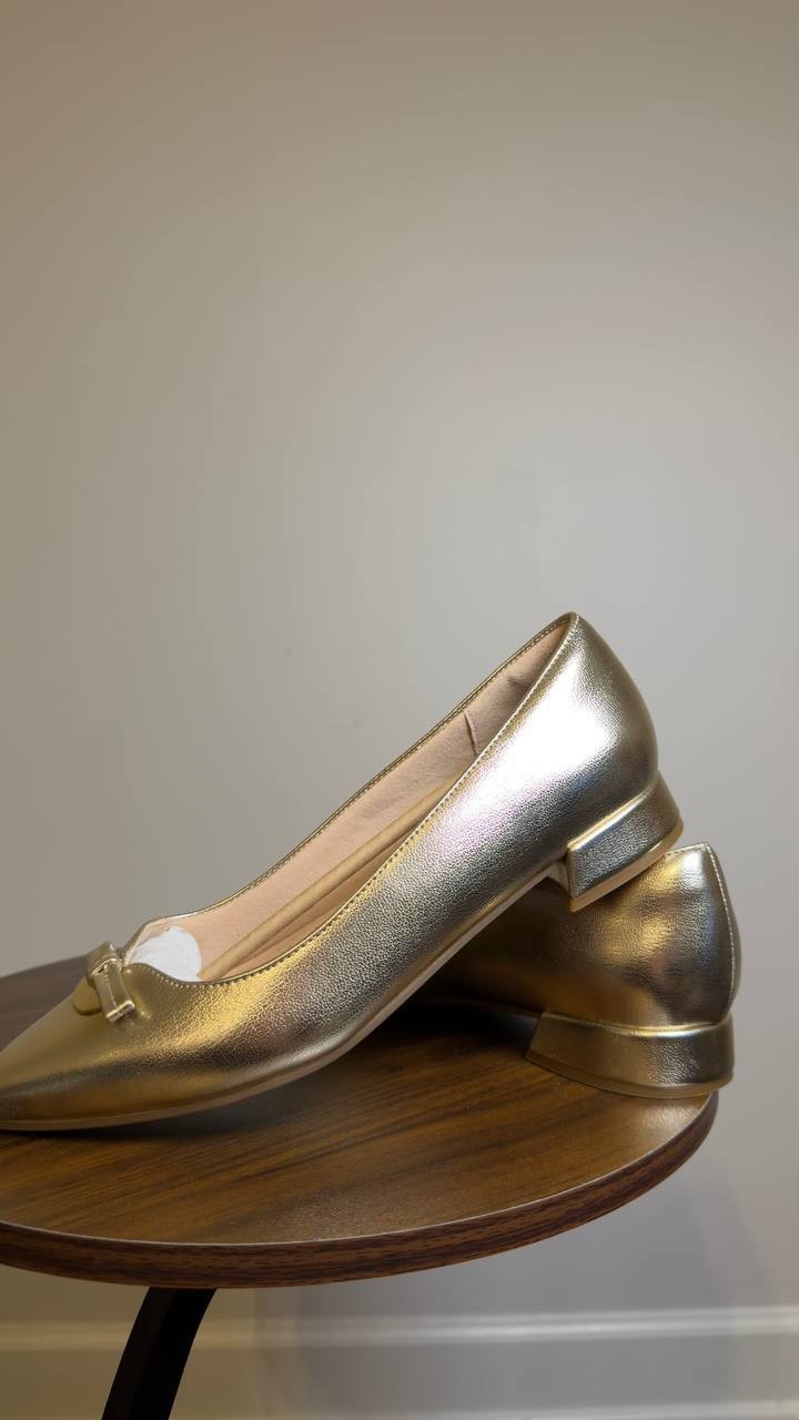 Clarks   Toe  Dress  Flats  Gold  Metallic  9W   New  With  Box  $100