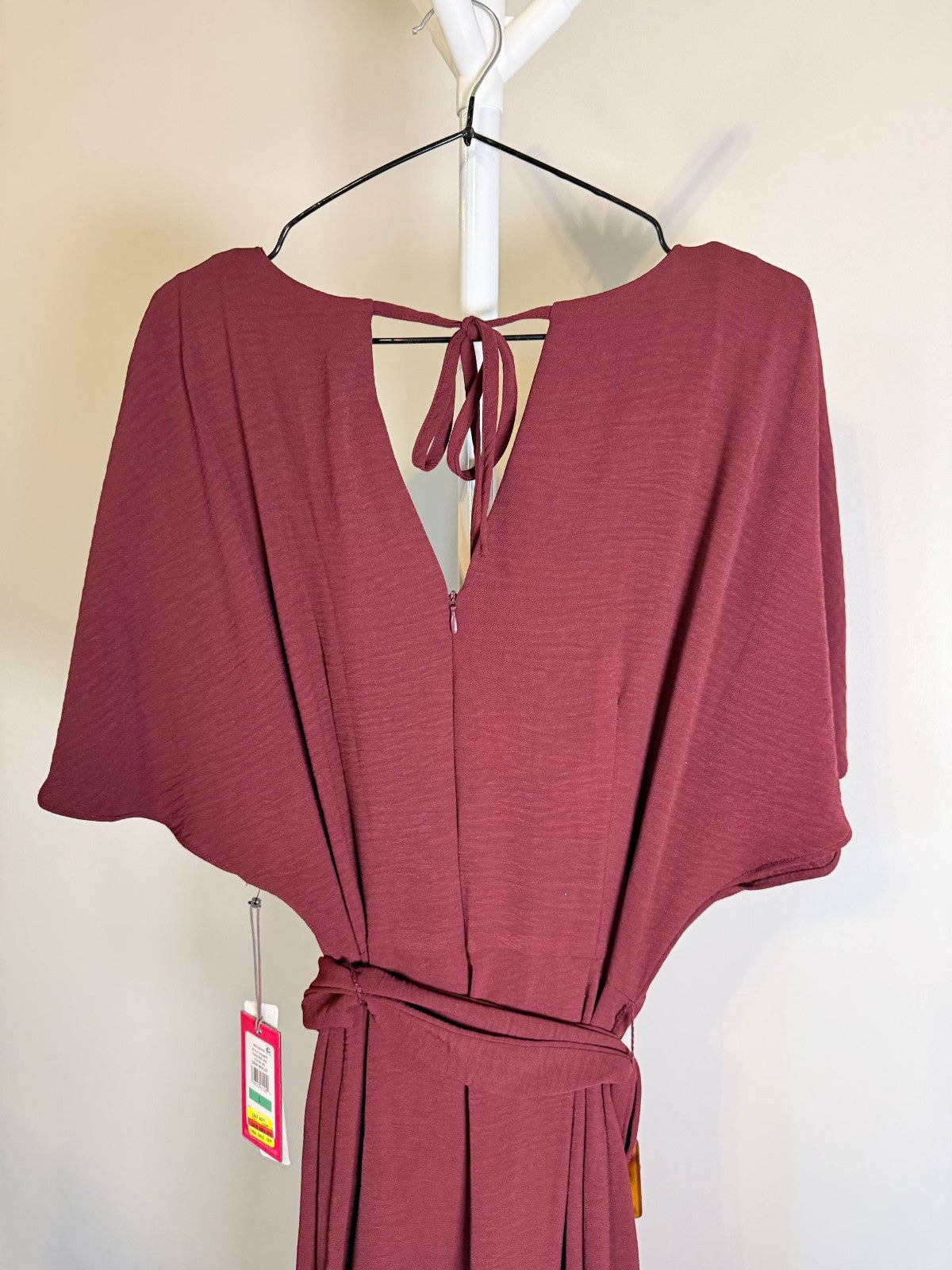 Vince Camuto Open‑Back Wide‑Leg Belted Jumpsuit – Black/Crisp Merlot NWT XS-XL