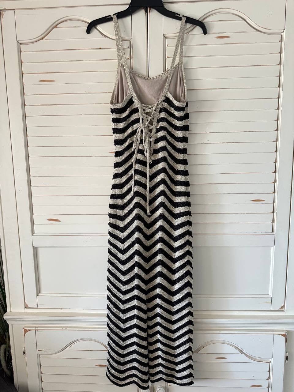 GUESS Vera Chevron Lace-Up Dress Black Striped Size M NWT $198 – Chic Statement