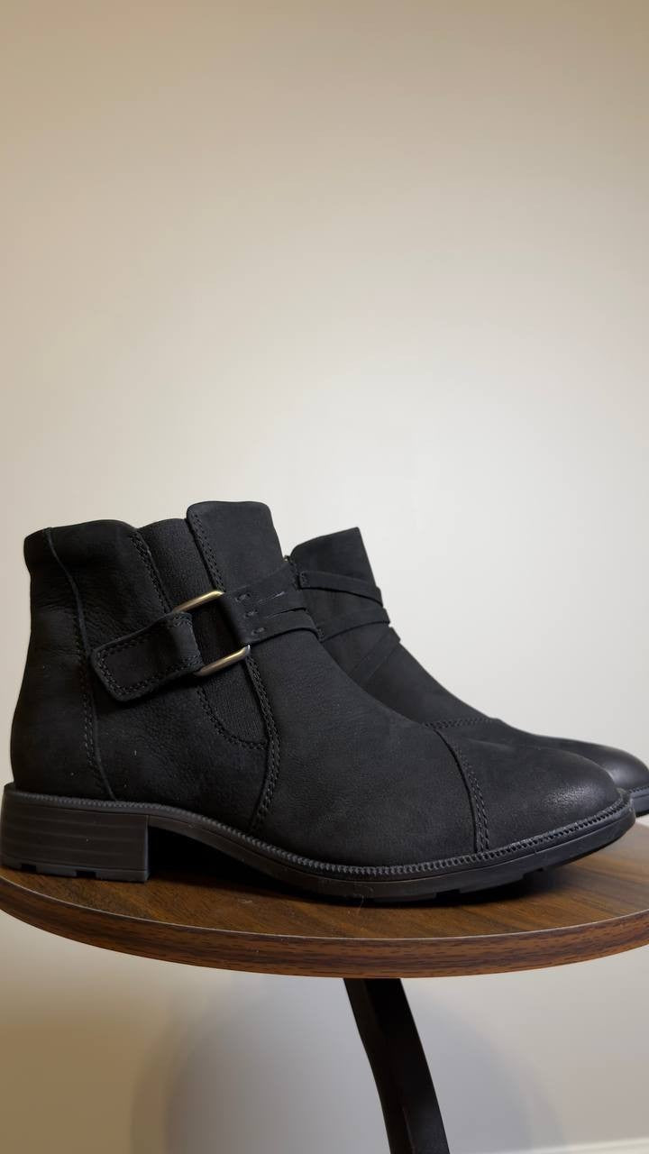 Clarks  Adalynn  Faye  Ankle  Booties  Black  Nubuck  8M  New  With  Box  $130