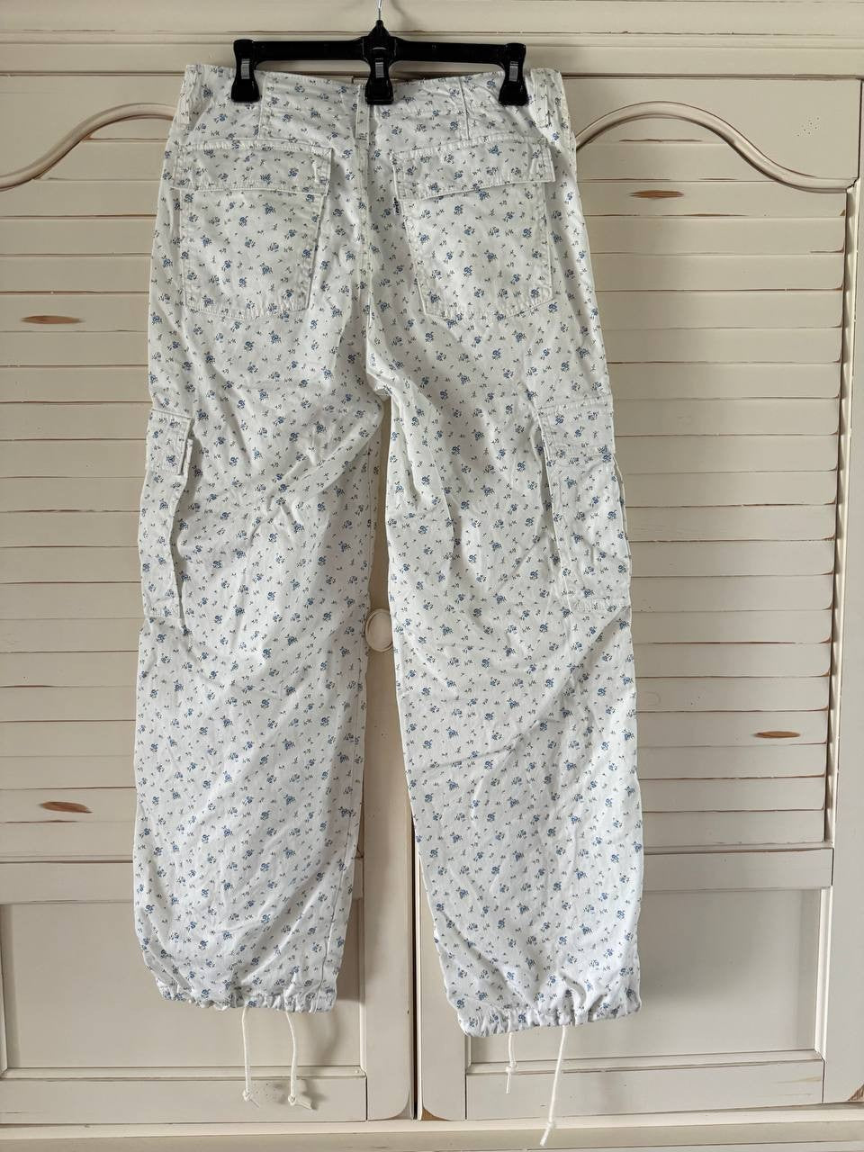 Levi's 94 Baggy Cargo Pants High Rise Wide Leg Women Size 27 Cotton Twill