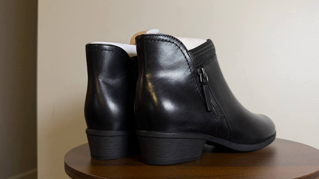 Rockport Carly Booties 7.5M Black Leather Zip Block Heel New in Box
