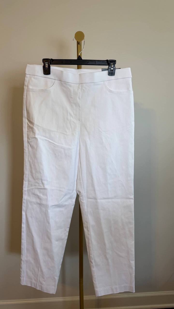 Alfred Dunner Classics Allure Stretch Short Length Pants White Size 12 NWT