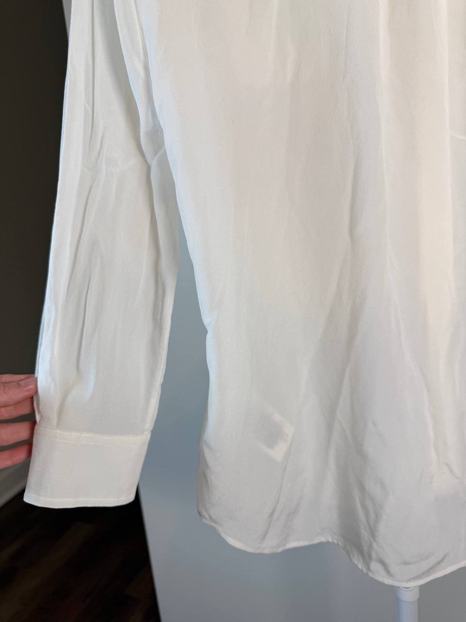 Burberry White Classic Button Blouse – Silk-Size 8 – NWT – $1,150