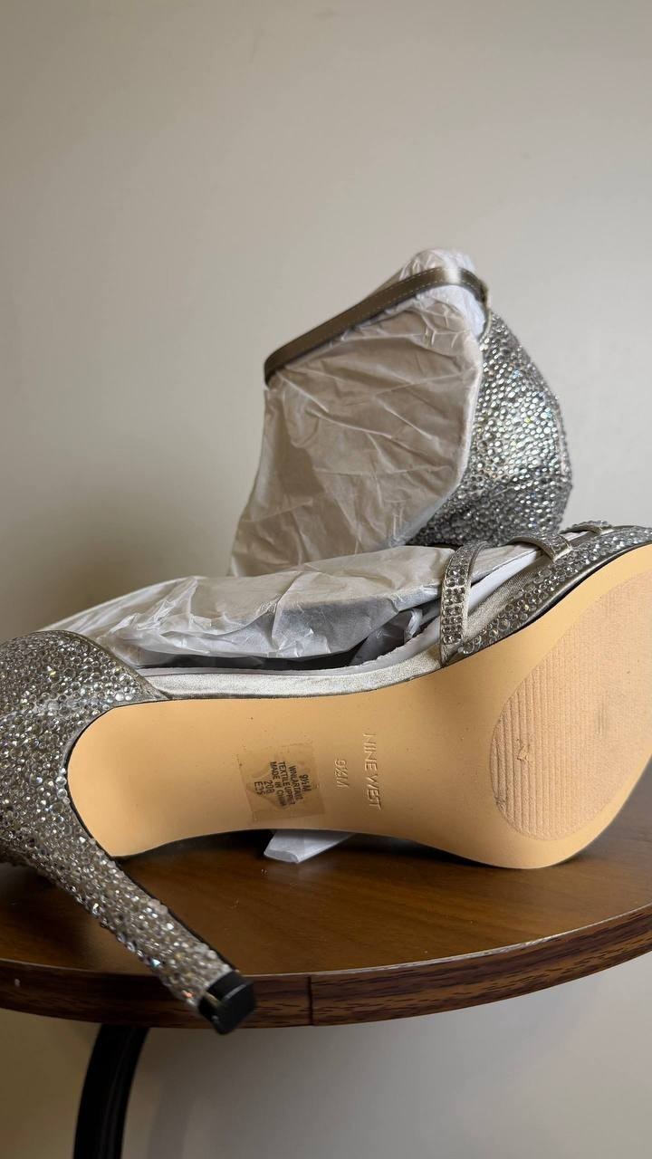 Nine West Silver Textile Dress Sandals Size 9.5M New in Box $119
