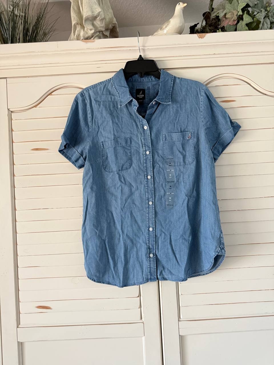 Nautica Shirt M Blue Chambray Camp Collar Short Sleeve Button Front Casual NWT