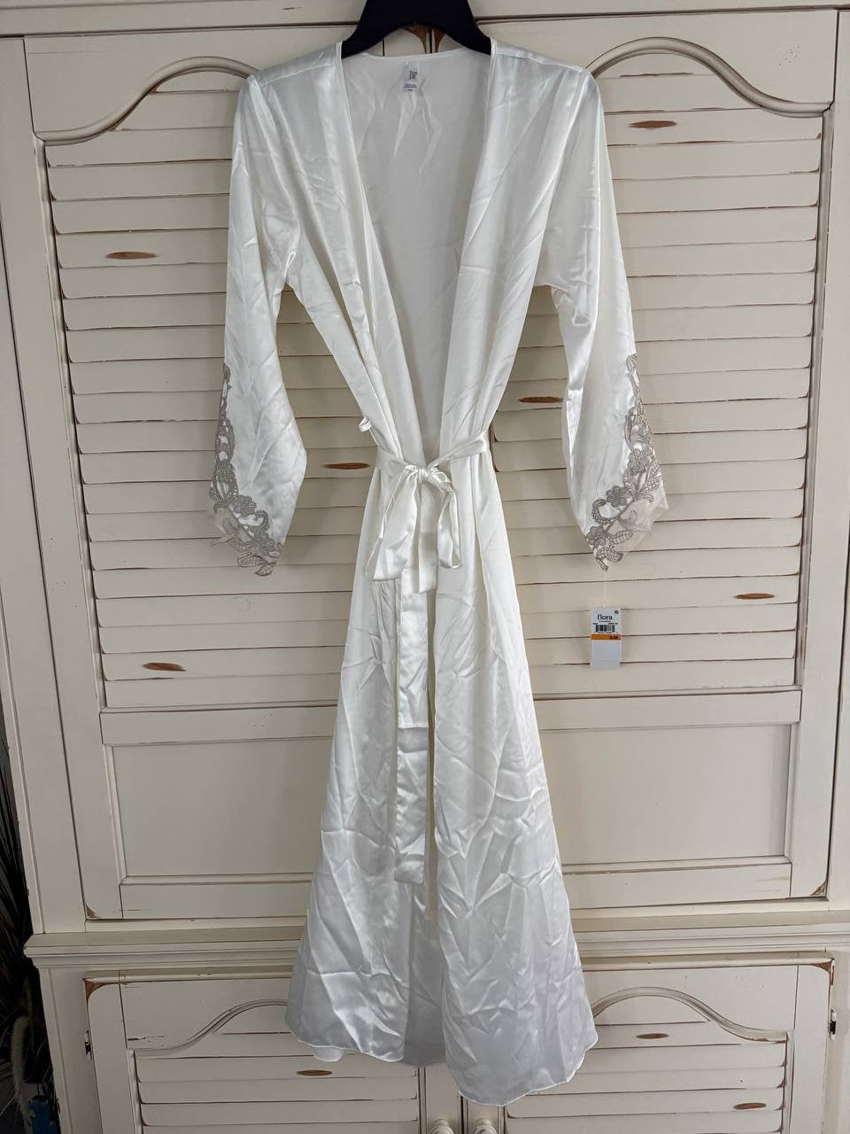 Flora Nikrooz Long Satin Robe Ivory  Appliqués Size S/M Bridal Romantic NEW