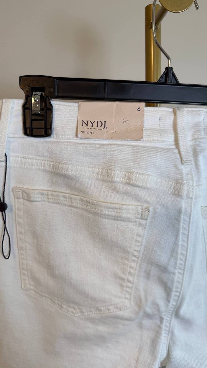 NYDJ Ami Skinny Ankle Jeans White Size 6 NWT Needs Wash $109