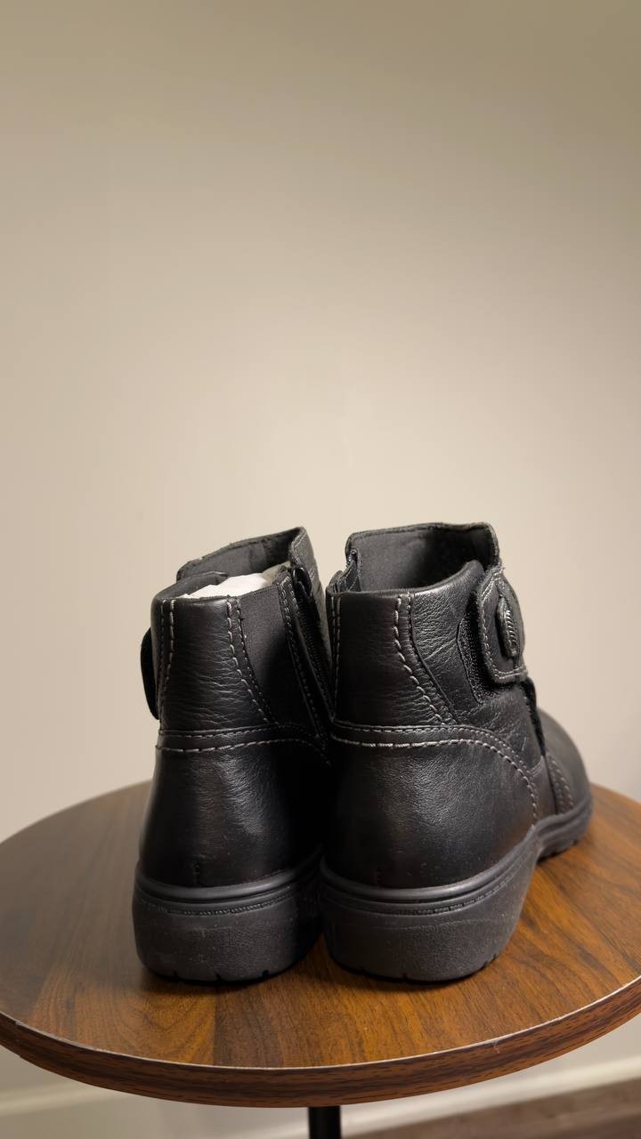 Clarks  Carleigh  Style  Boots  Black  Leather  8M  New  $130