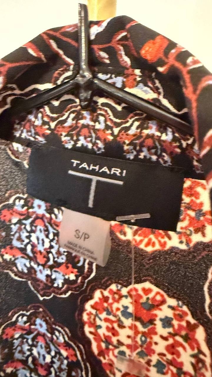T Tahari Floral Striped Blouse S/P NWOT Petite Round Neck Short Sleeve msrp$88