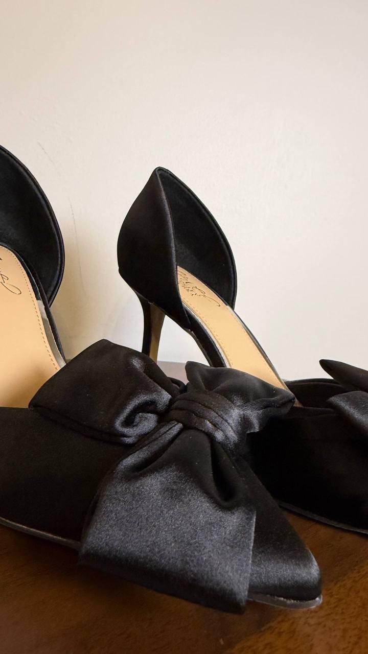 Badgley Mischka Jewel Pumps 7 Black Satin Pointed Toe Stiletto Heel NIB msrp$119