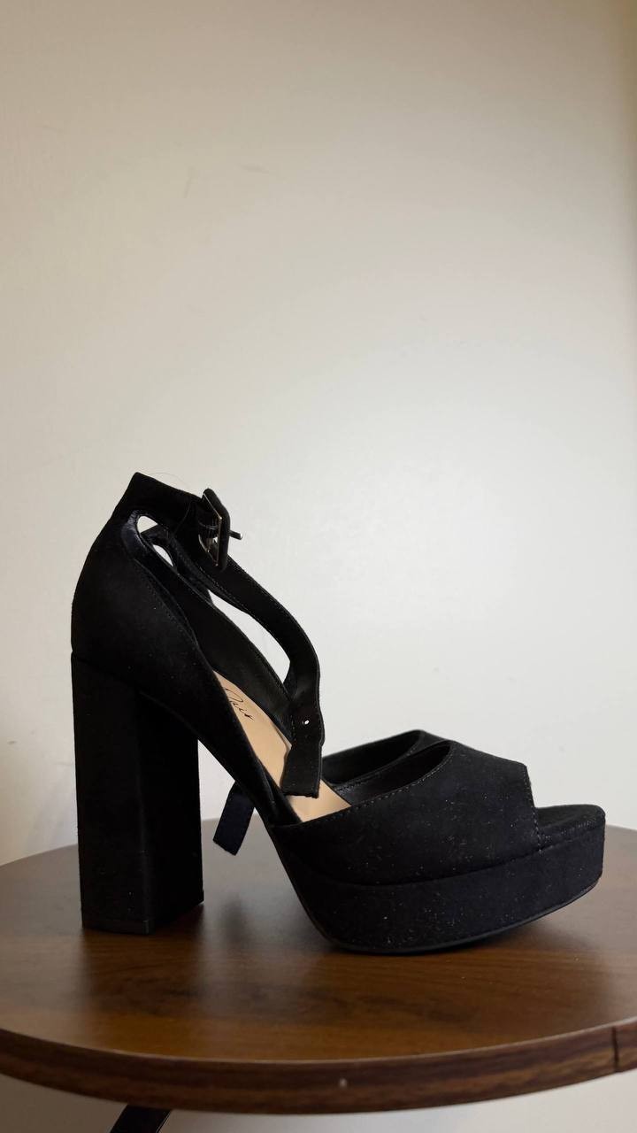 Wild Pair Black Microfiber Dress Sandals Size 5M NIB MSRP $69.90