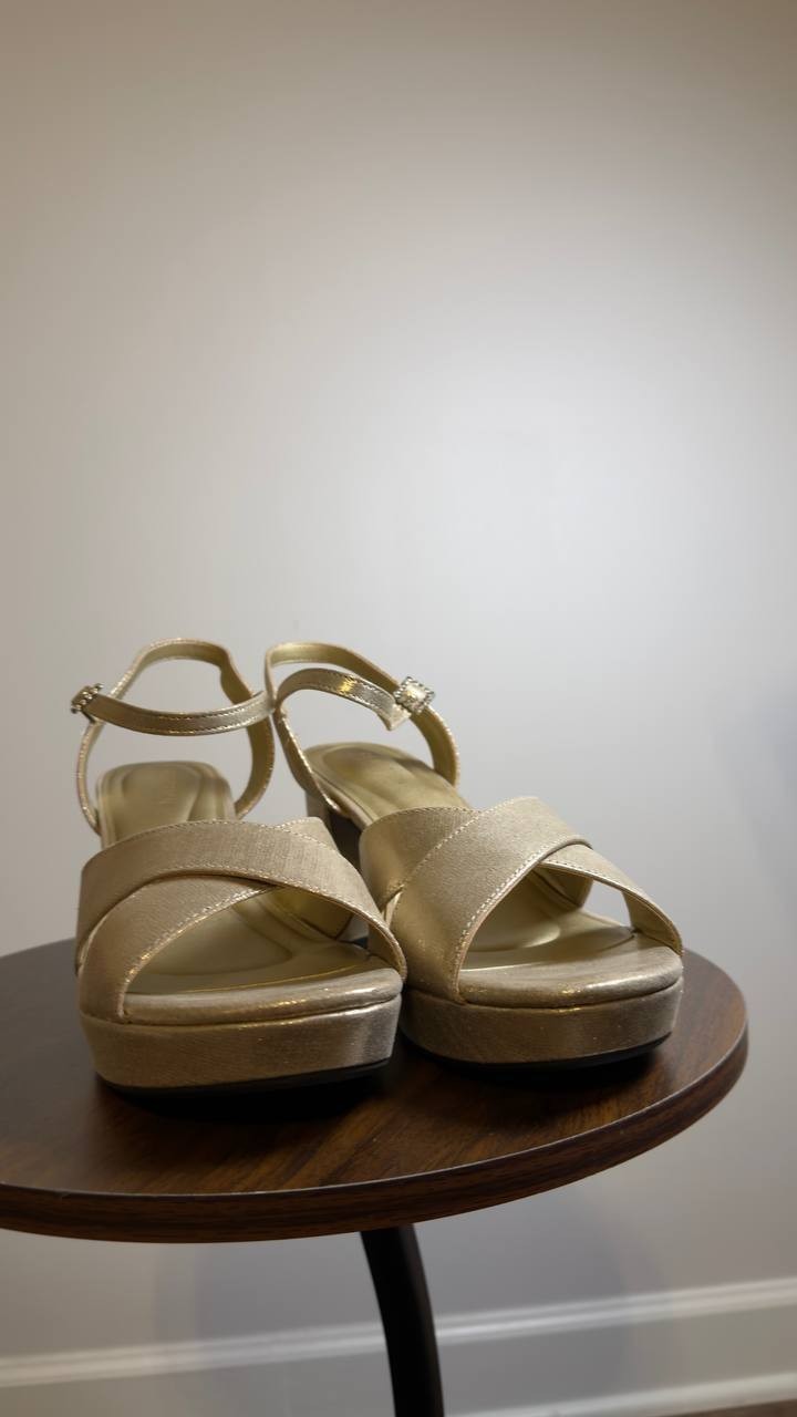Reaction  Kenneth  Cole  Dress  Sandals  Soft Gold  12M  New  $89