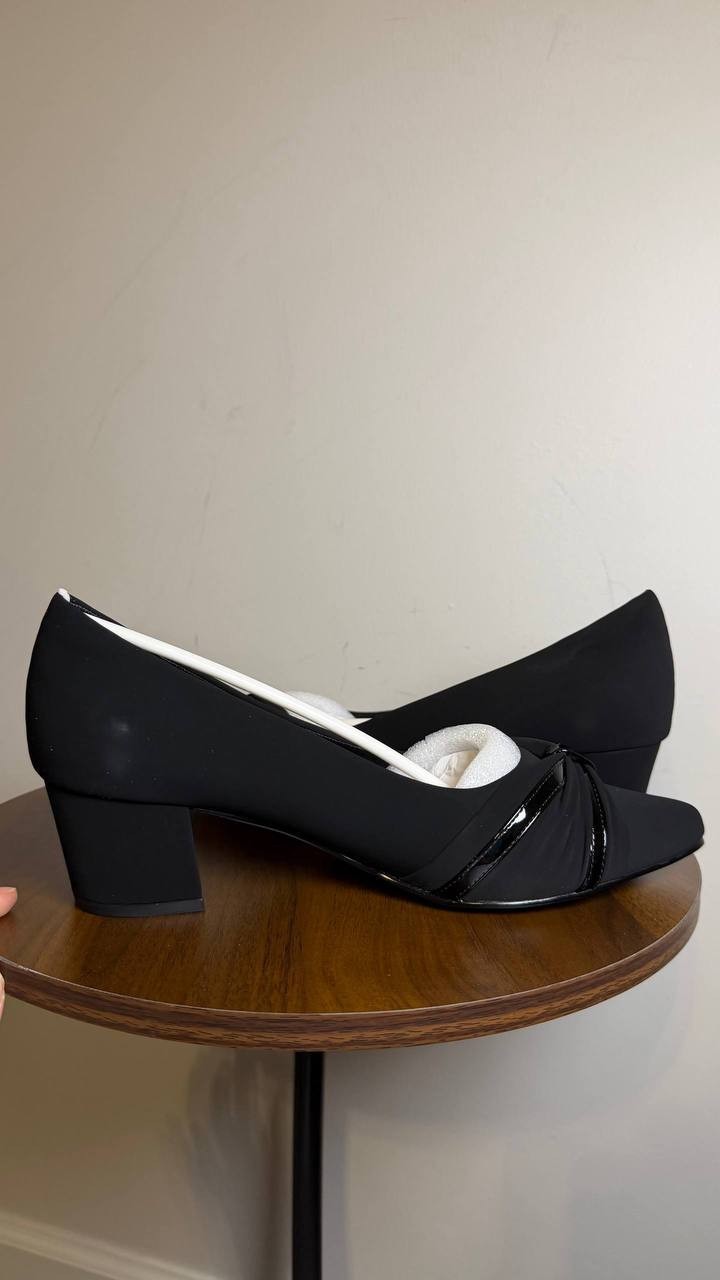 Easy Street Black Synthetic Pumps 10W NIB MSRP $65