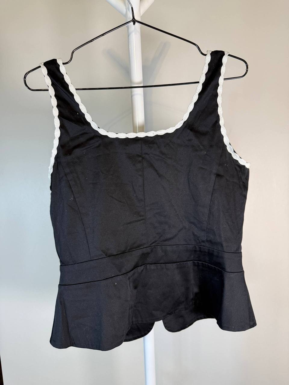 Karl Lagerfeld Paris Scallop Edge Sleeveless Tank –Black– XS – NWT – $89