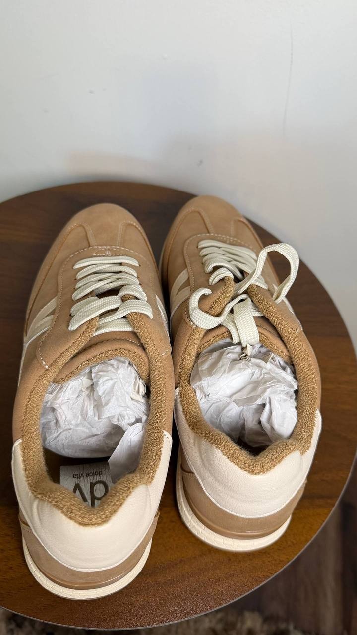 DV Dolce Vita Joque Sneakers 7.5 Camel Smooth Retro Memory Foam NIB msrp$69