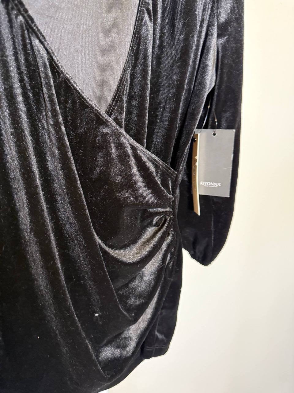 Kiyonna Odette Velvet Faux Wrap Top – Size 0X – NWT