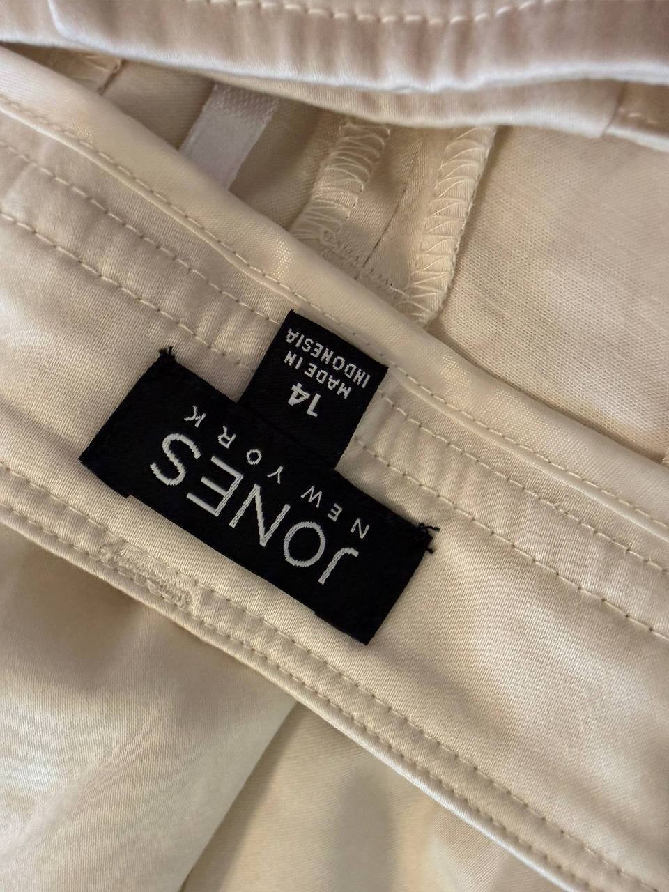Jones New York Bermuda Shorts – Size 14 – NWT – White